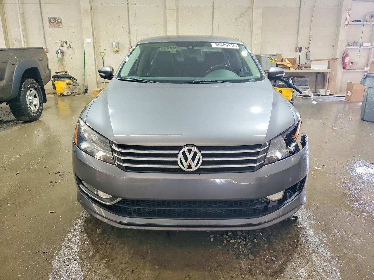 2015 VOLKSWAGEN PASSAT S photo 13