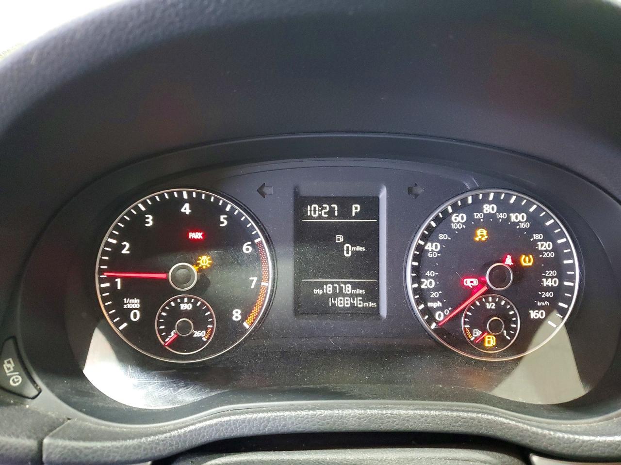 2015 VOLKSWAGEN PASSAT S photo 25