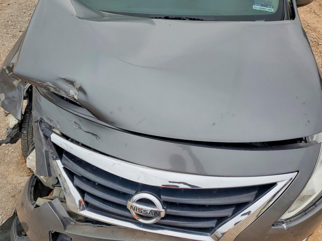 2018 NISSAN VERSA SV photo 21