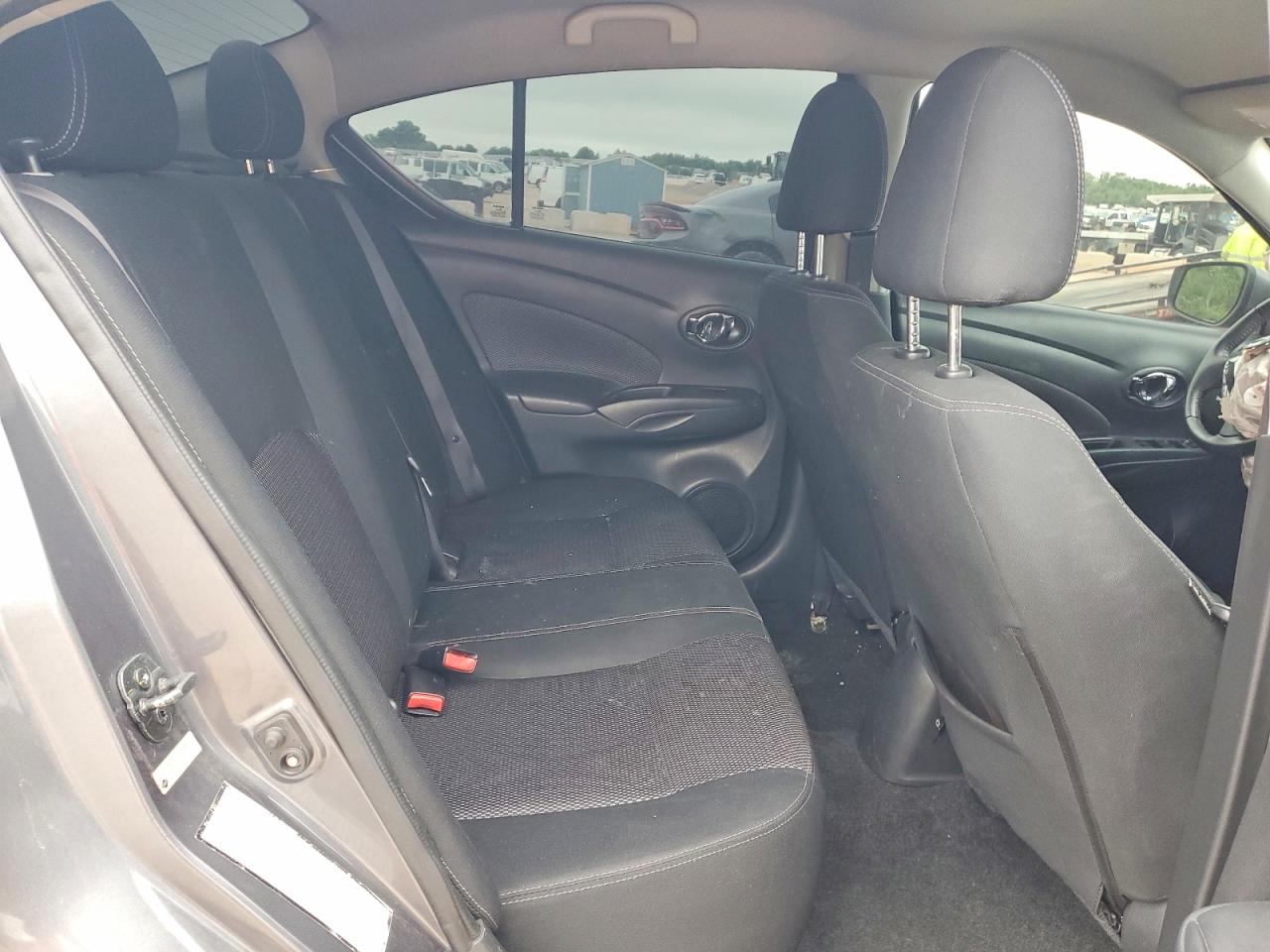 2018 NISSAN VERSA SV photo 19