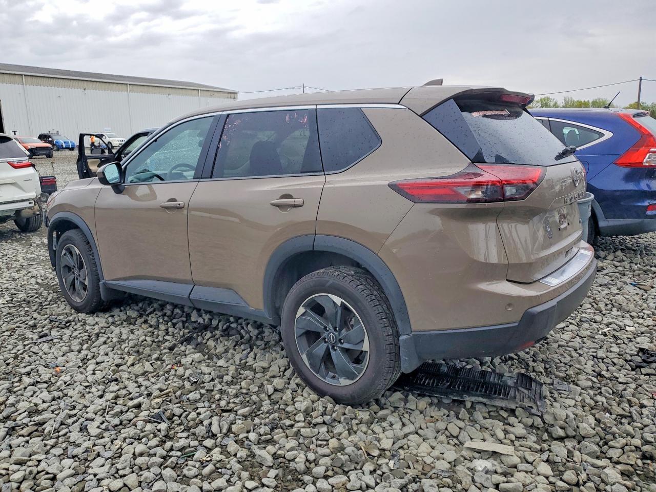 2025 NISSAN ROGUE SV photo 3