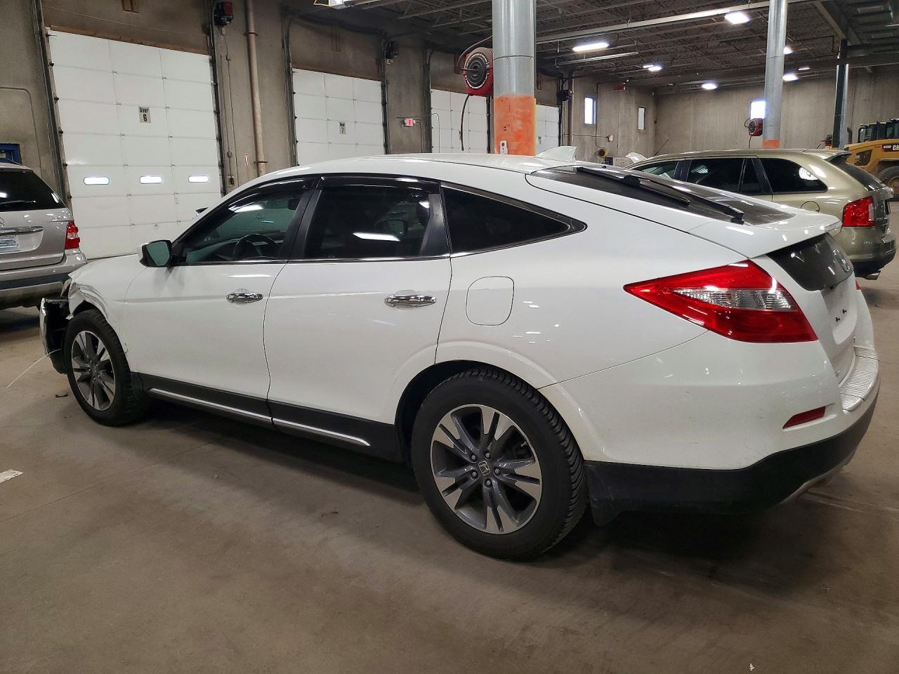 2013 HONDA CROSSTOUR EXL photo 3