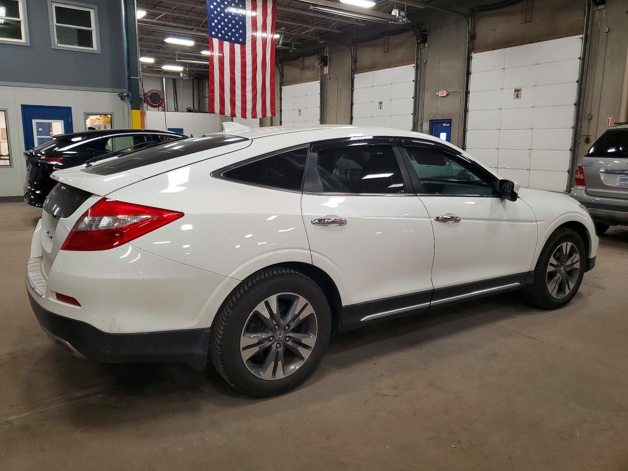 2013 HONDA CROSSTOUR EXL photo 5