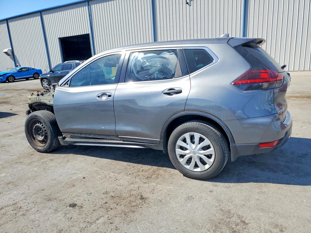 2018 NISSAN ROGUE S photo 3