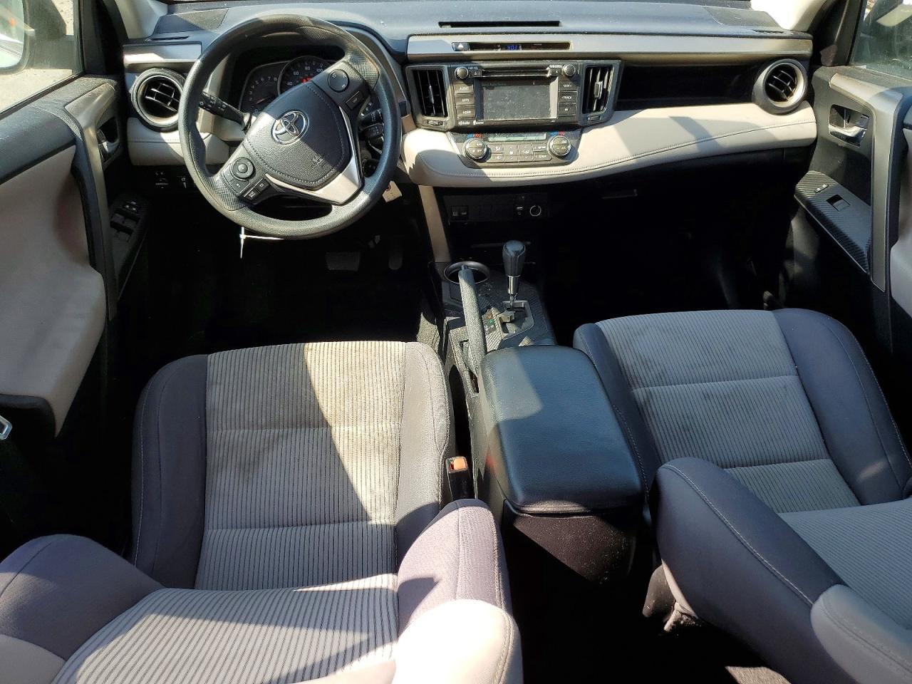 2015 TOYOTA RAV4 XLE photo 15