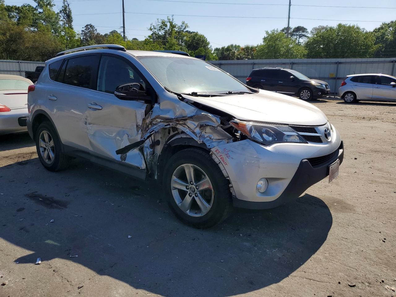2015 TOYOTA RAV4 XLE photo 7