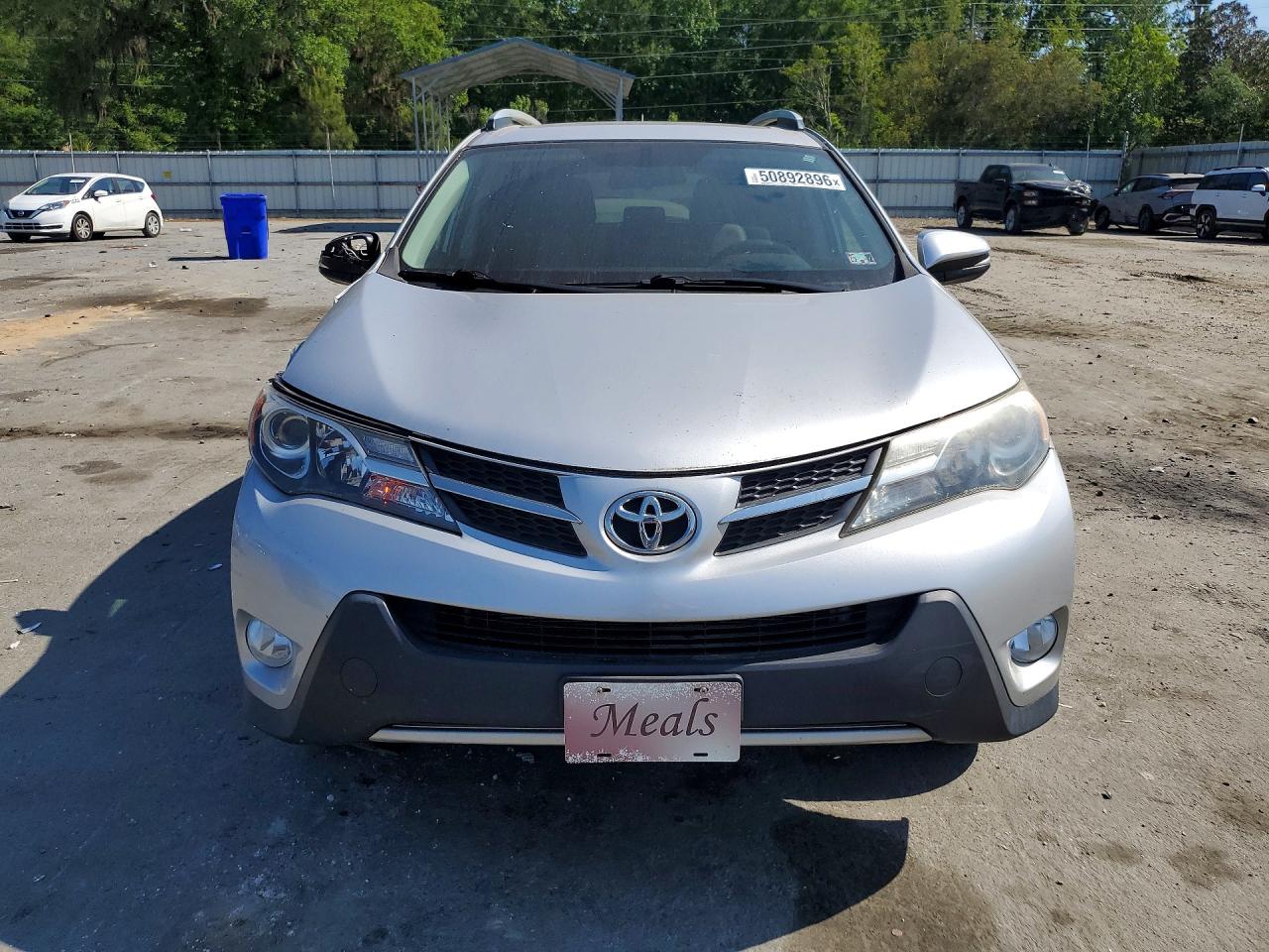 2015 TOYOTA RAV4 XLE photo 9