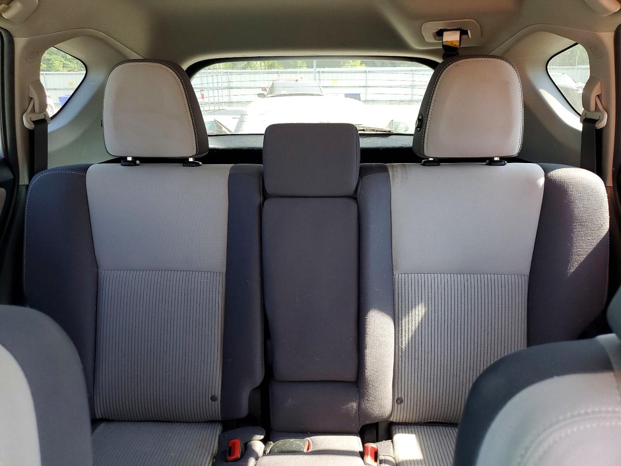 2015 TOYOTA RAV4 XLE photo 19
