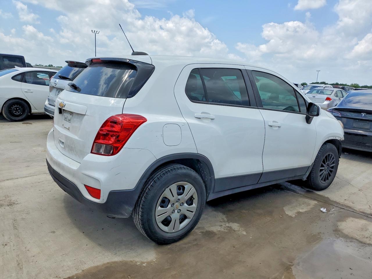 2018 CHEVROLET TRAX LS photo 5