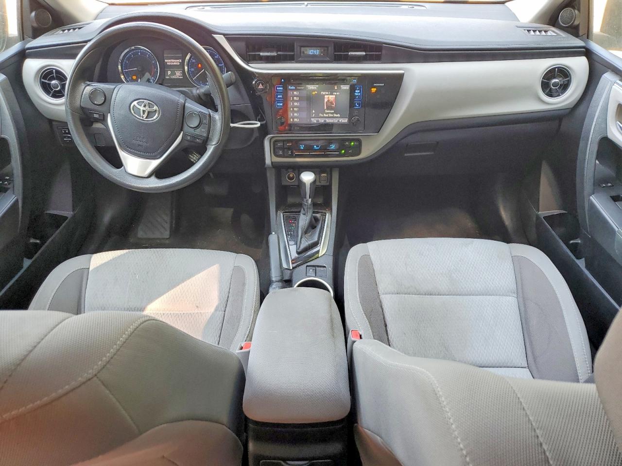 2017 TOYOTA COROLLA LE photo 22