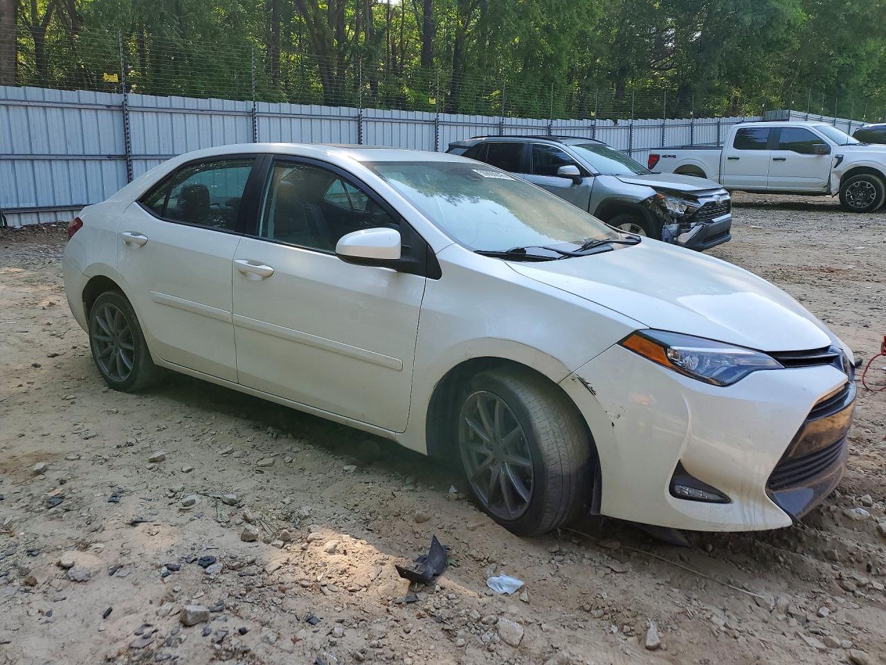 2017 TOYOTA COROLLA LE photo 10