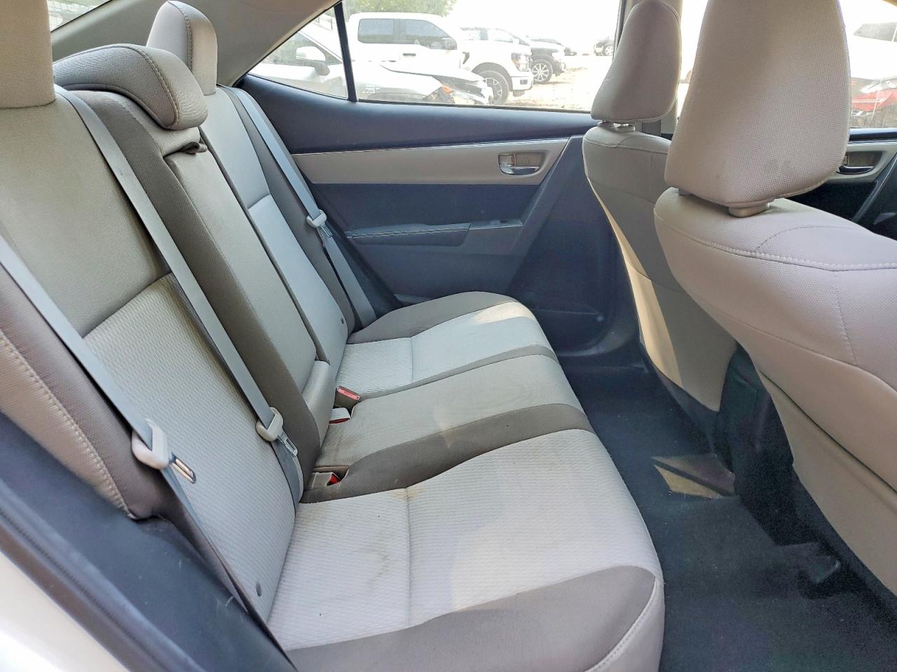 2017 TOYOTA COROLLA LE photo 28