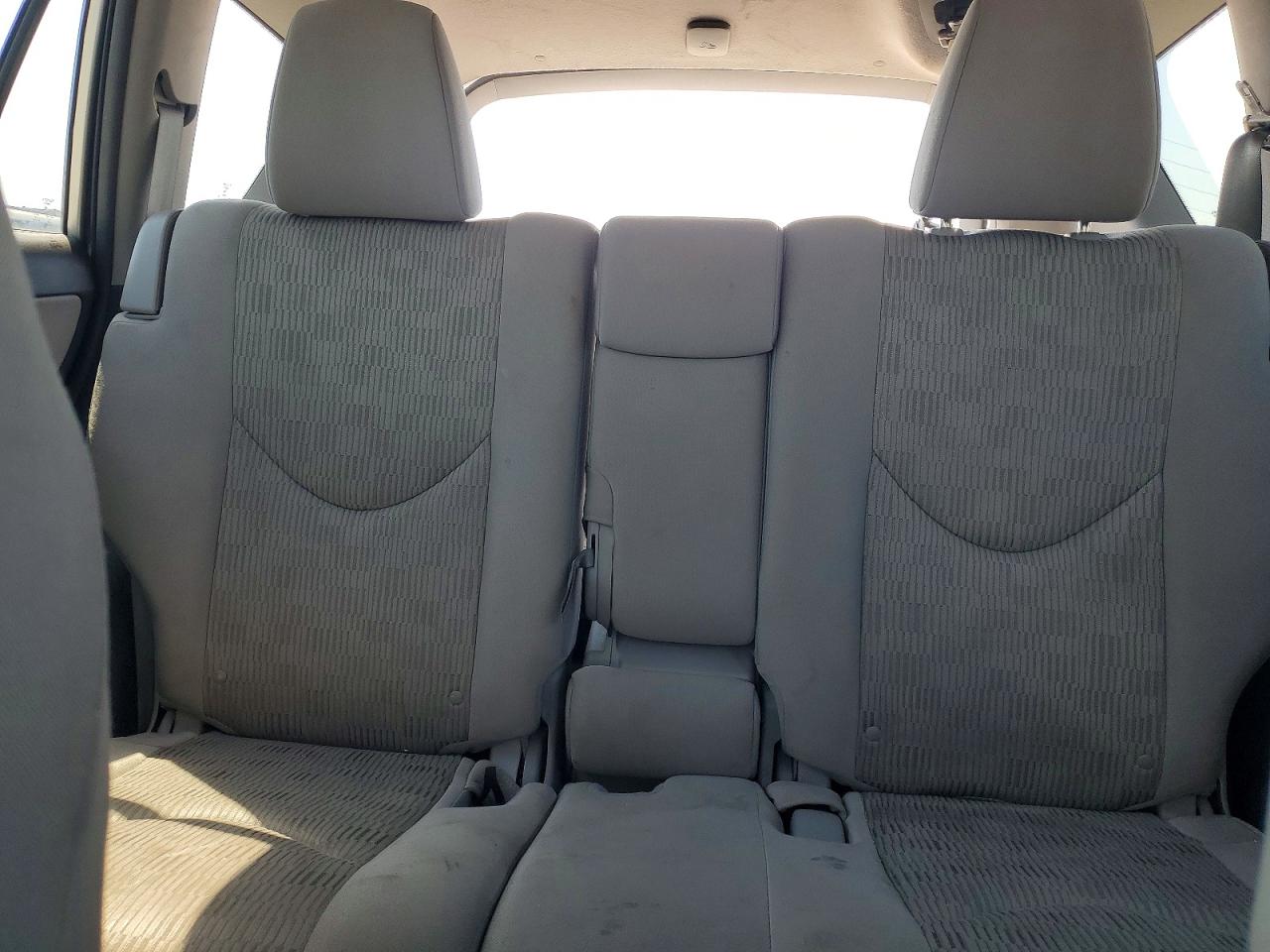 2012 TOYOTA RAV4 BASE photo 10