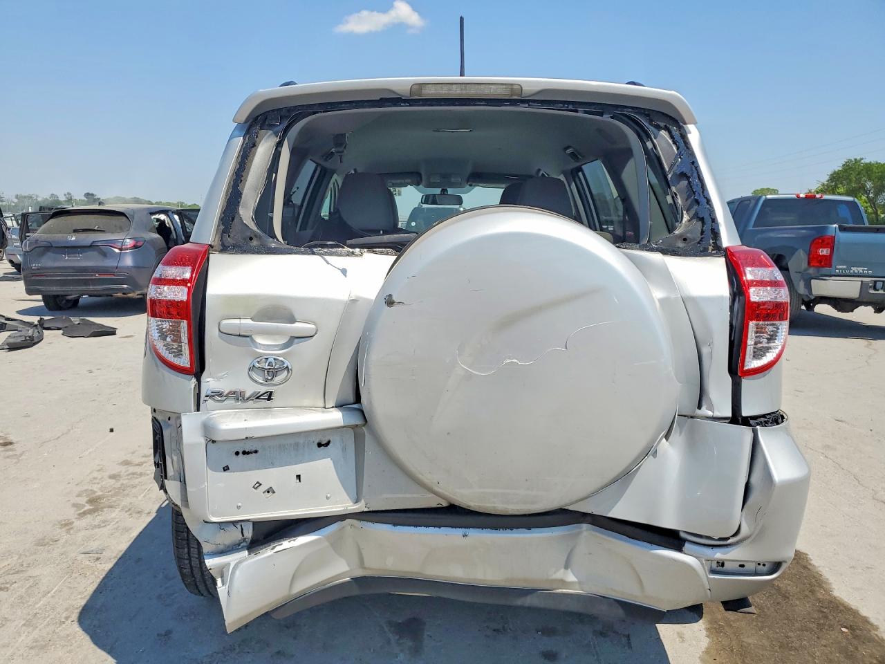 2012 TOYOTA RAV4 BASE photo 6