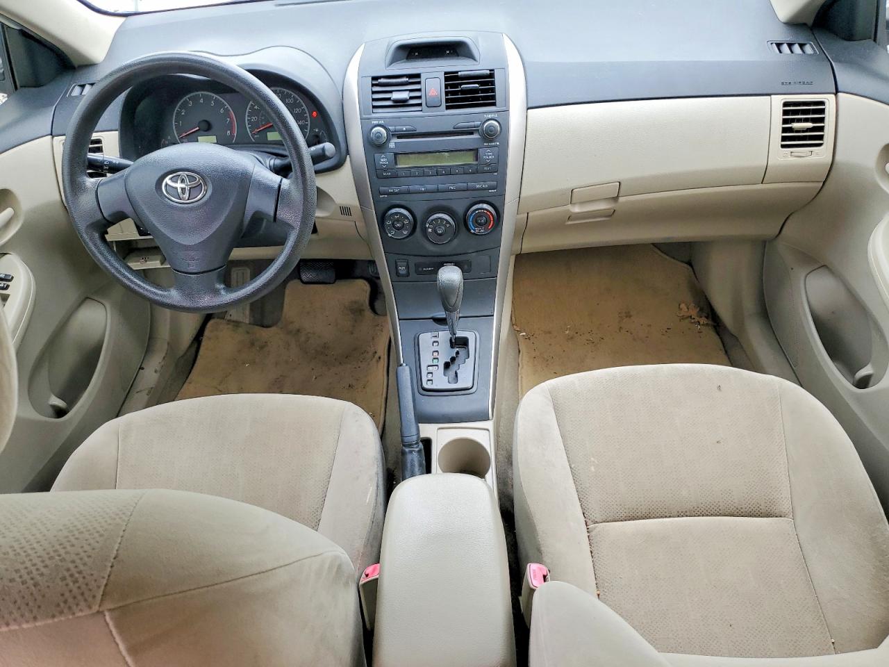 2013 TOYOTA COROLLA L photo 8