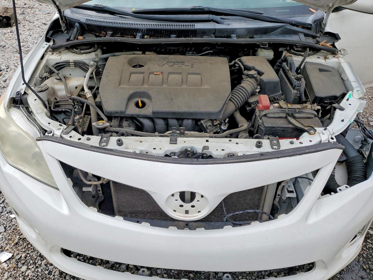 2013 TOYOTA COROLLA L photo 11