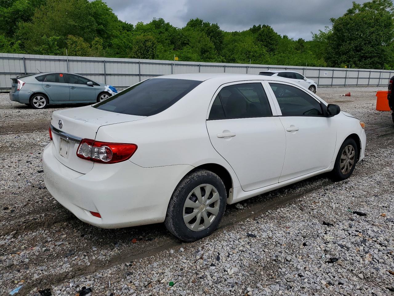 2013 TOYOTA COROLLA L photo 3