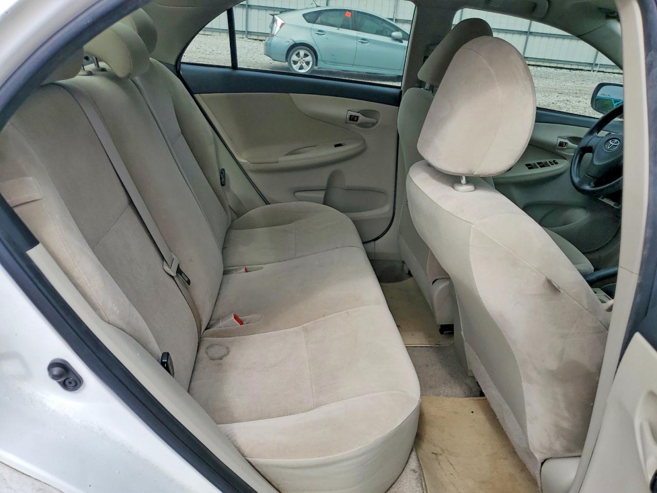 2013 TOYOTA COROLLA L photo 10