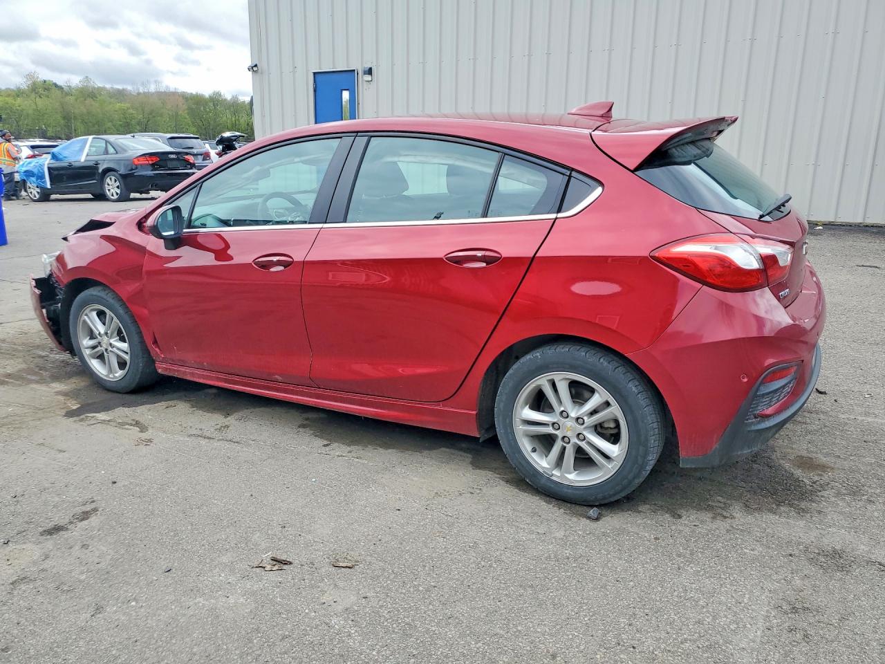 2017 CHEVROLET CRUZE LT photo 2
