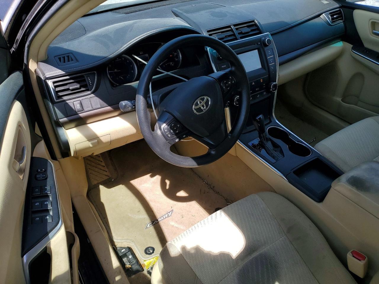 2017 TOYOTA CAMRY LE photo 22