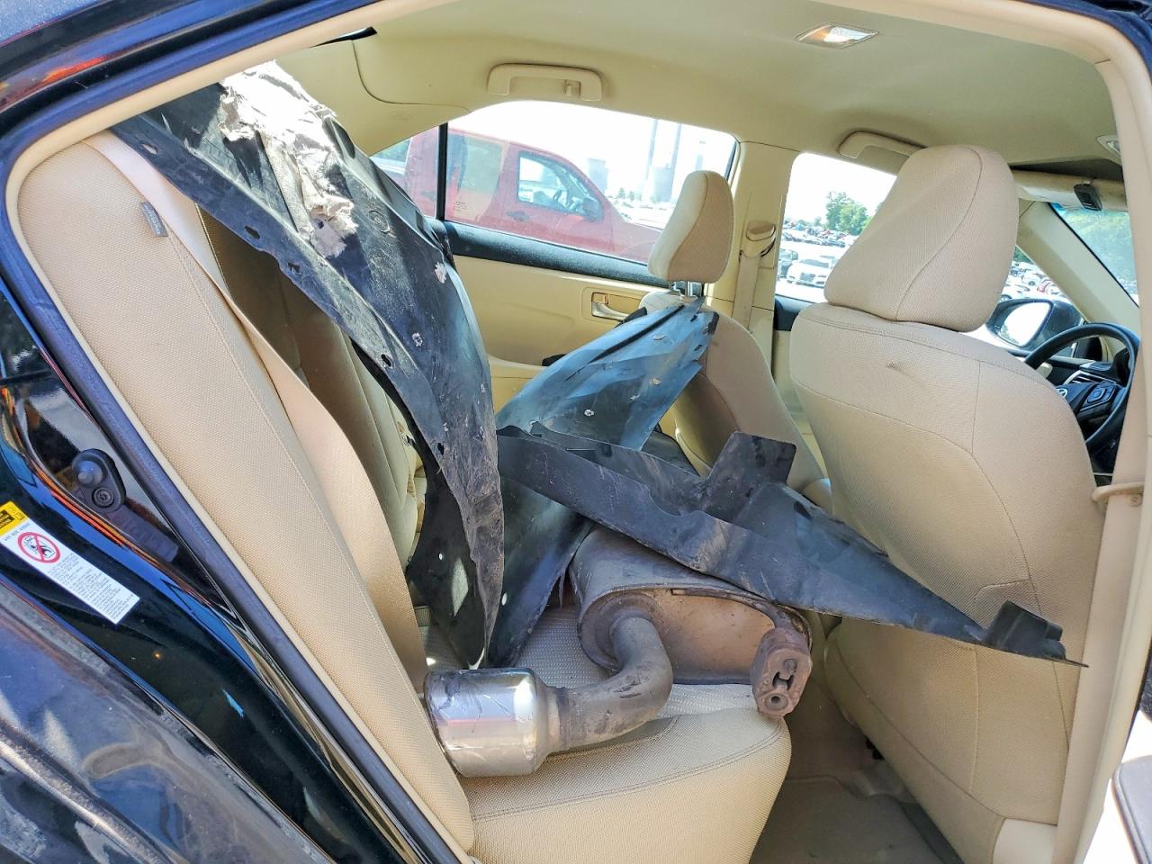 2017 TOYOTA CAMRY LE photo 28