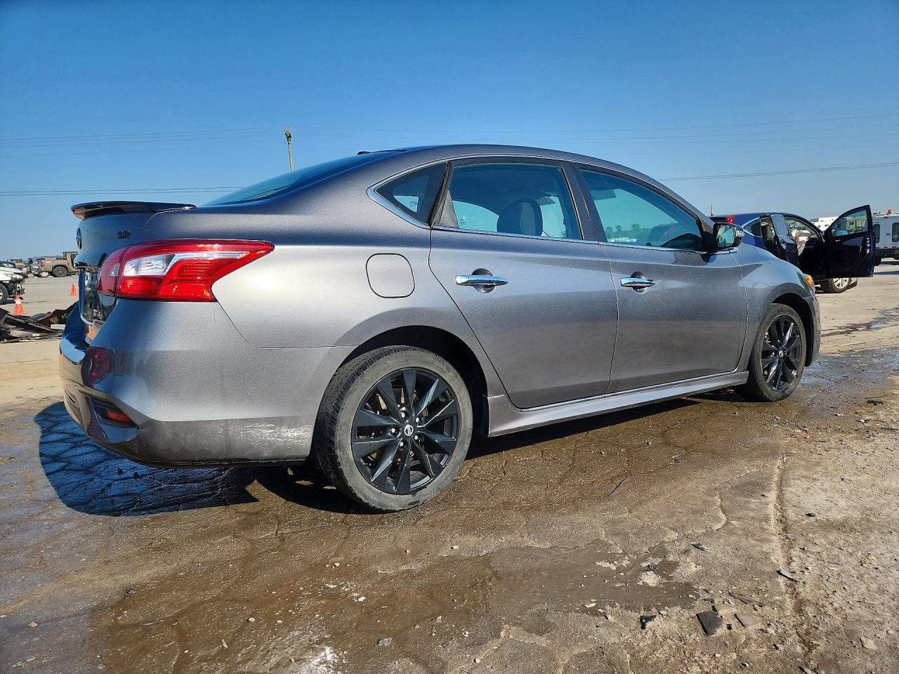 2018 NISSAN SENTRA SR photo 7