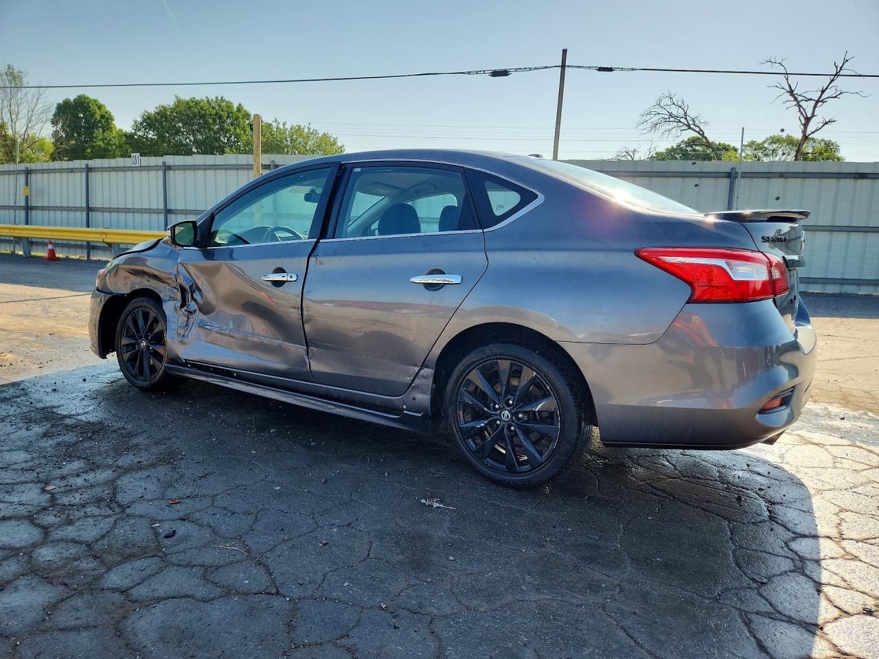 2018 NISSAN SENTRA SR photo 4