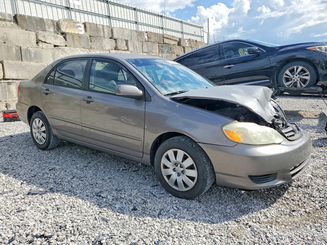 2004 TOYOTA COROLLA LE photo 4