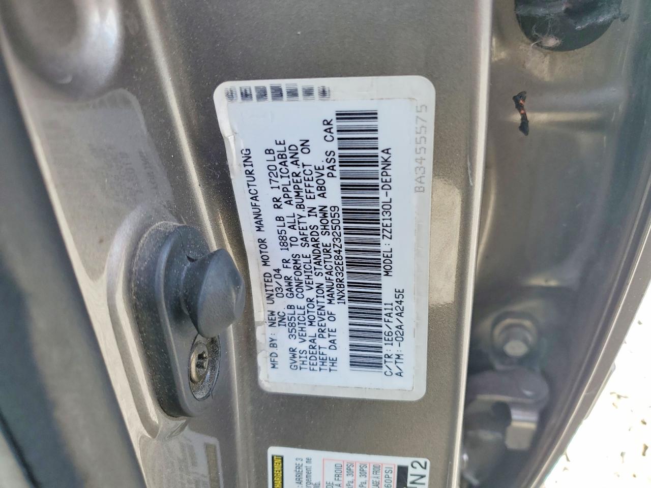 2004 TOYOTA COROLLA LE photo 12