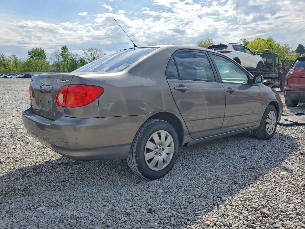 2004 TOYOTA COROLLA LE photo 3