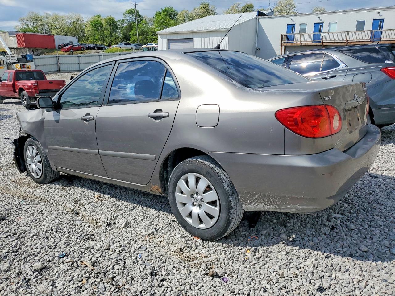 2004 TOYOTA COROLLA LE photo 2