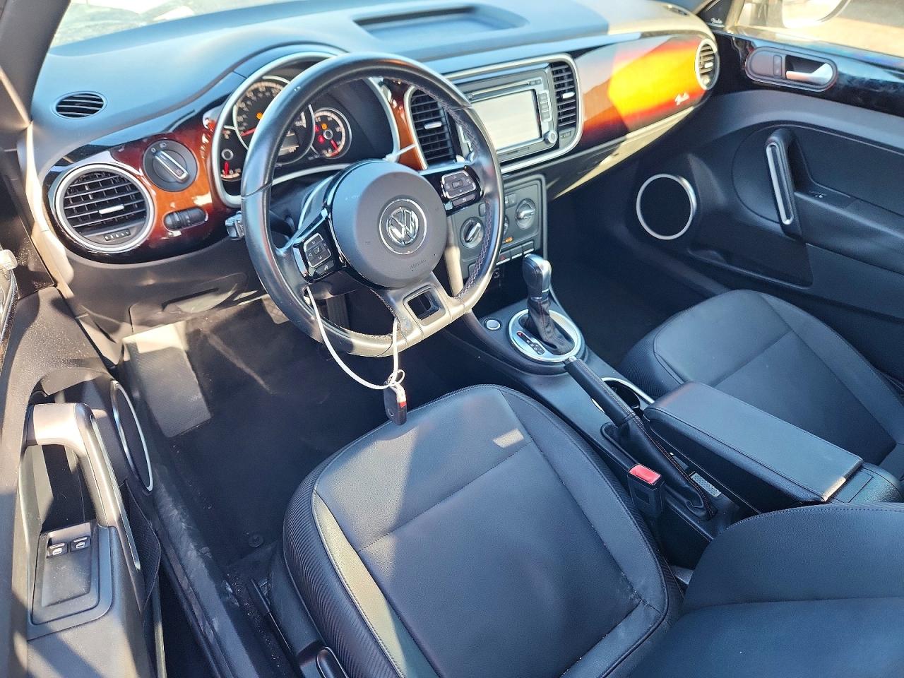 2013 VOLKSWAGEN BEETLE photo 8