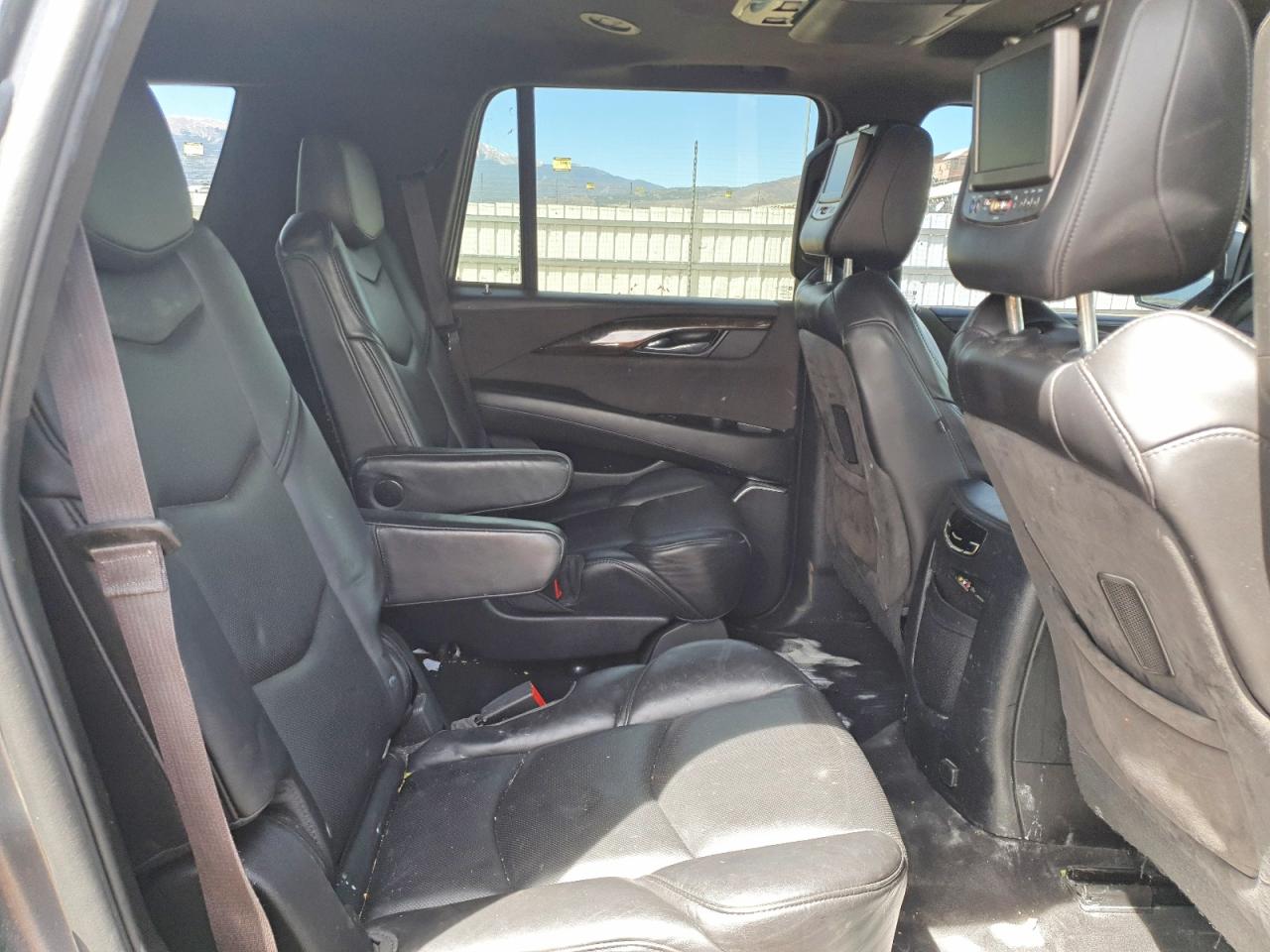 2016 CADILLAC ESCALADE PLATINUM photo 11