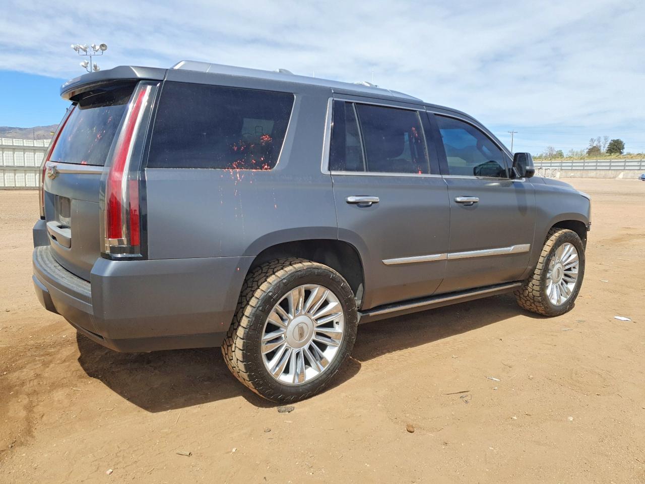 2016 CADILLAC ESCALADE PLATINUM photo 3