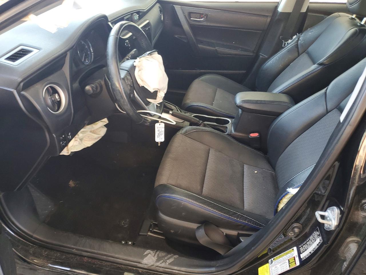 2017 TOYOTA COROLLA SE photo 13