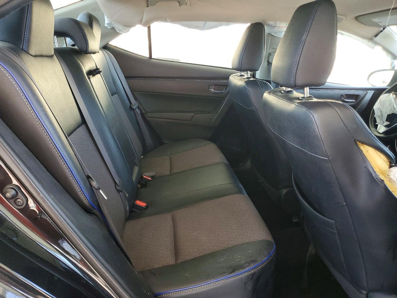 2017 TOYOTA COROLLA SE photo 19