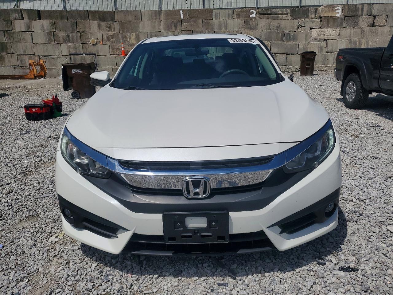 2017 HONDA CIVIC EX photo 9
