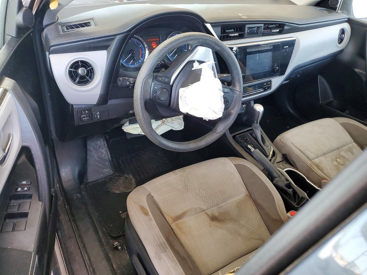 2017 TOYOTA COROLLA LE photo 22