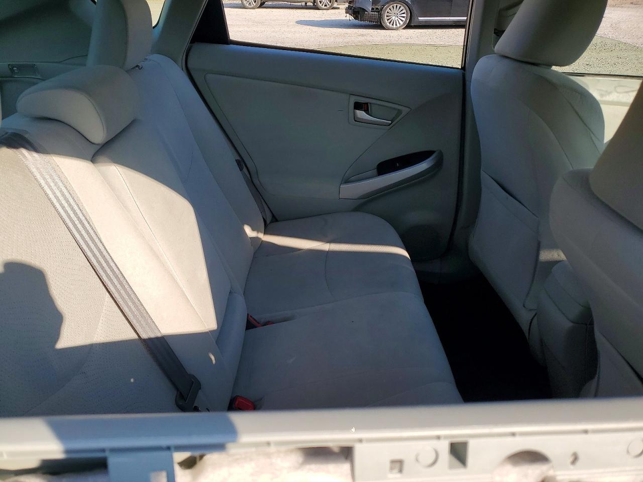 2013 TOYOTA PRIUS THREE photo 19