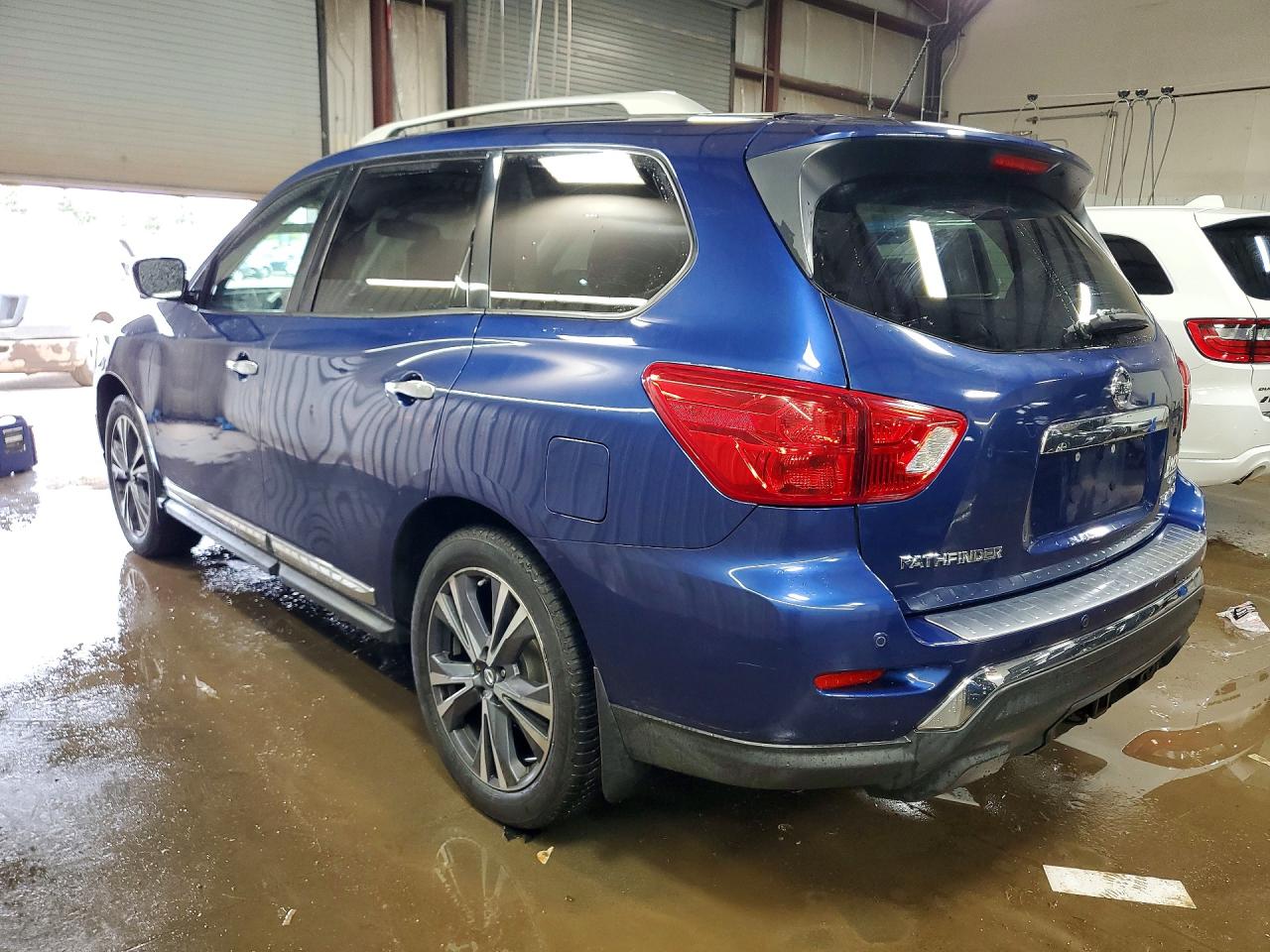 2017 NISSAN PATHFINDER PLATINUM photo 3