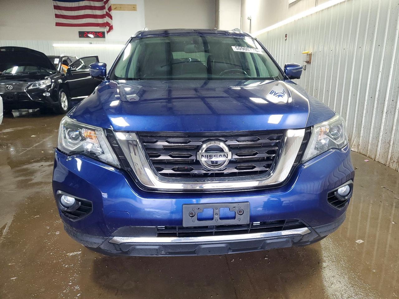 2017 NISSAN PATHFINDER PLATINUM photo 9