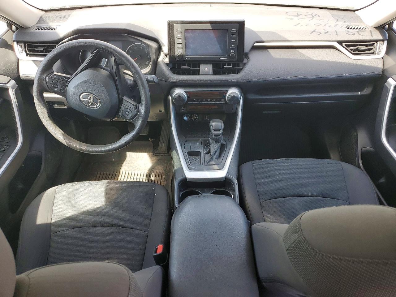 2021 TOYOTA RAV4 LE photo 22