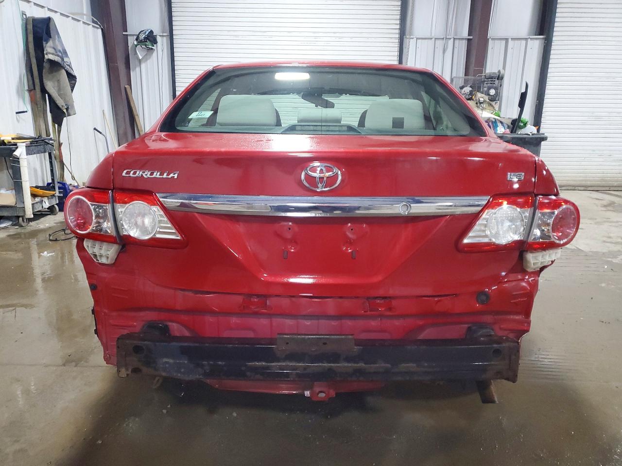 2013 TOYOTA COROLLA LE photo 11