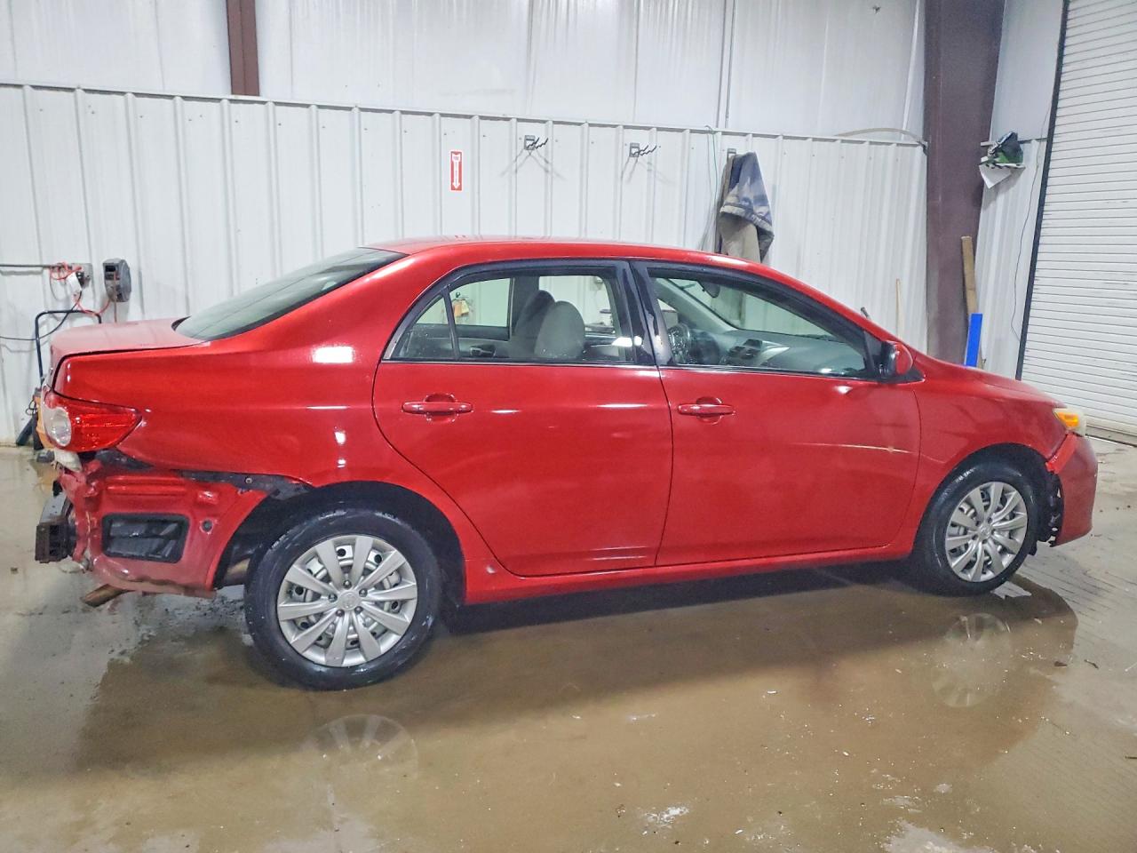 2013 TOYOTA COROLLA LE photo 5