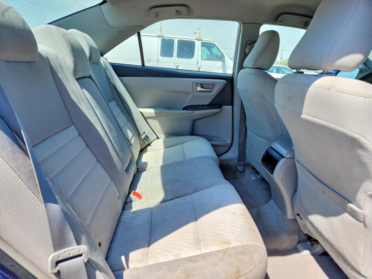 2015 TOYOTA CAMRY LE photo 10