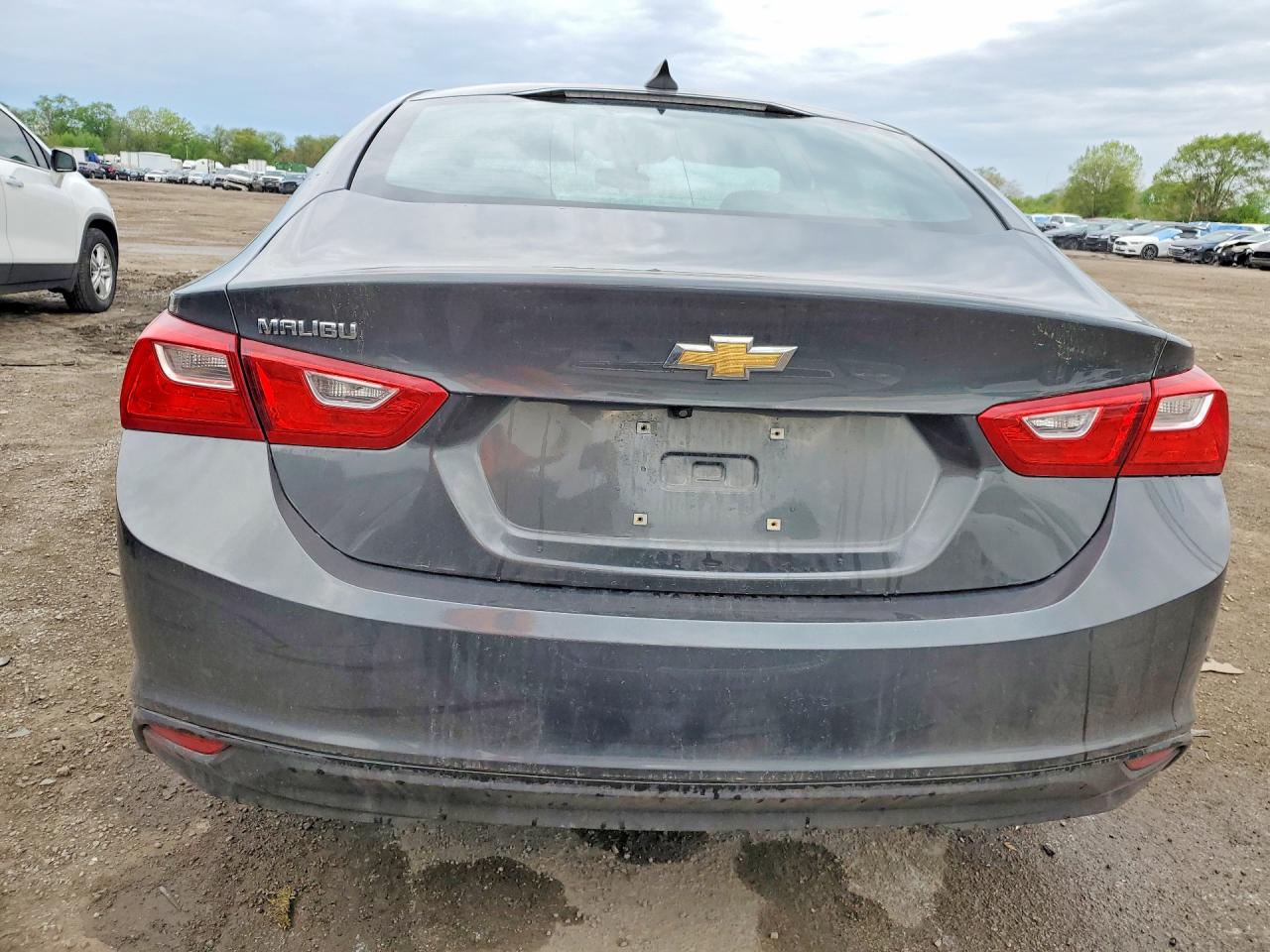 2018 CHEVROLET MALIBU LS photo 11