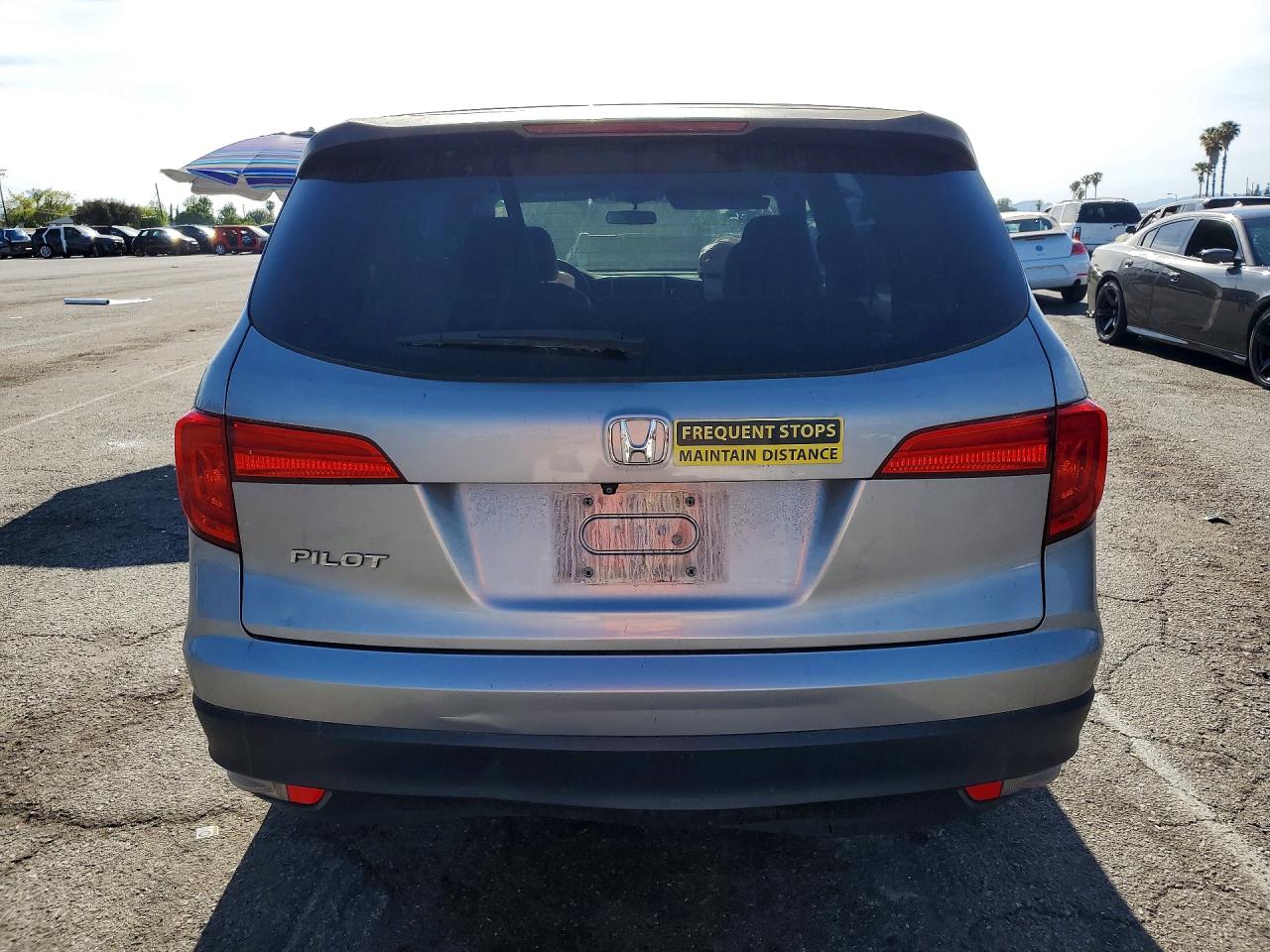 2016 HONDA PILOT LX photo 11