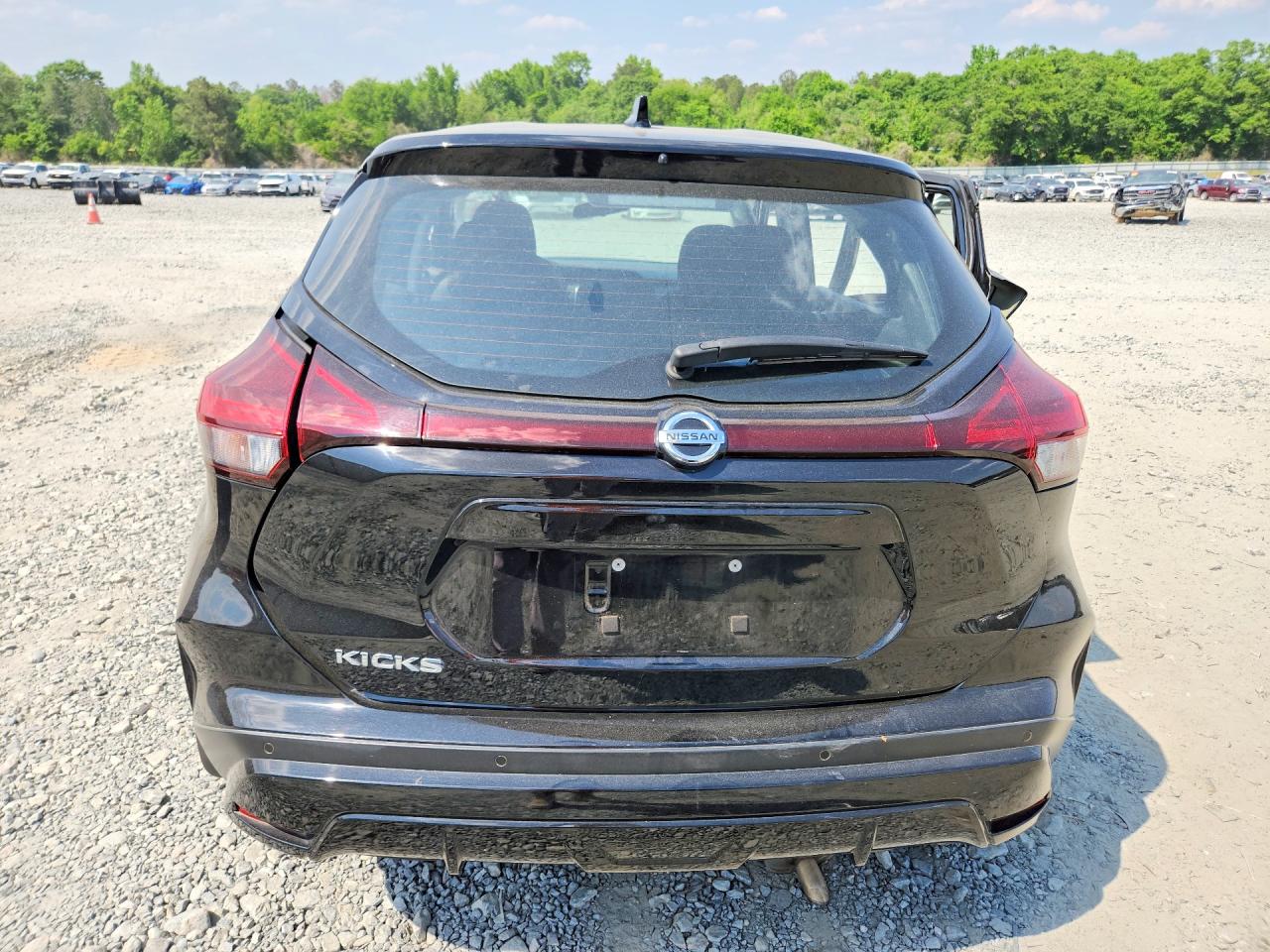 2021 NISSAN KICKS S photo 11