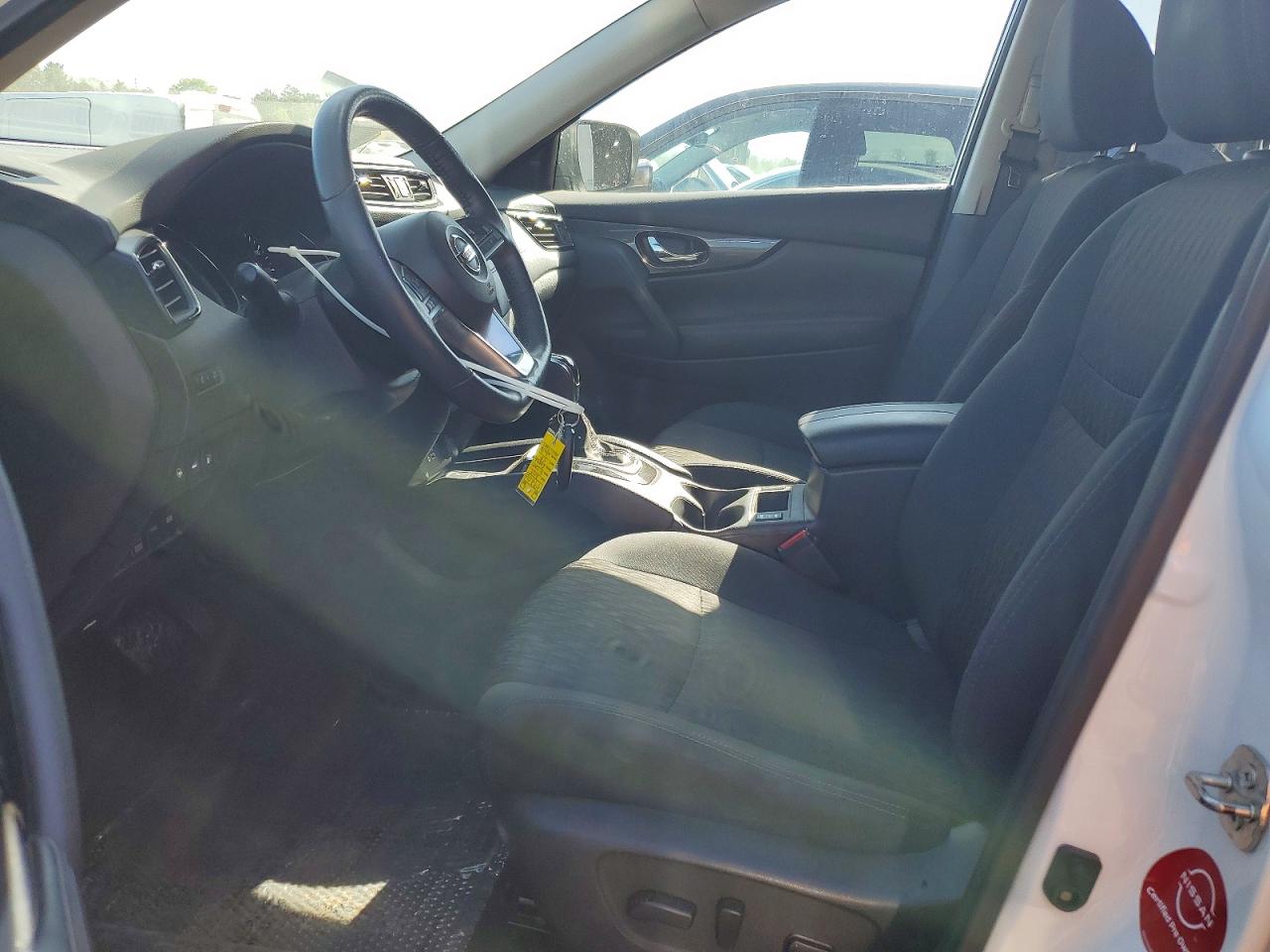 2019 NISSAN ROGUE SV photo 19