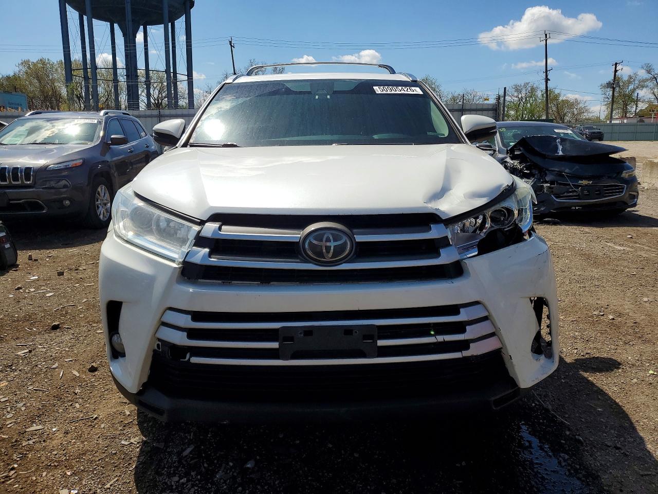 2018 TOYOTA HIGHLANDER XLE photo 13